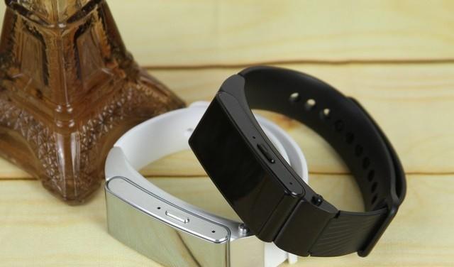 Redis 单线程还高并发？不冲突吗？